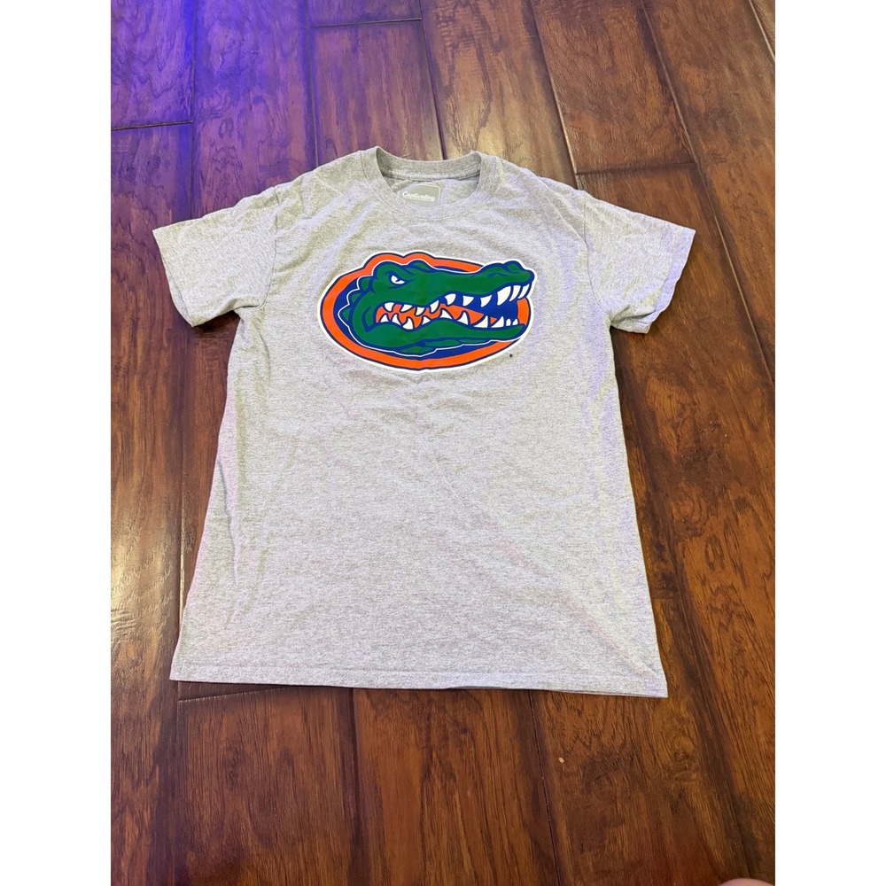 Captivating Florida Gators T-Shirt Women Small Gray Excellent NCAA Graphic Tee